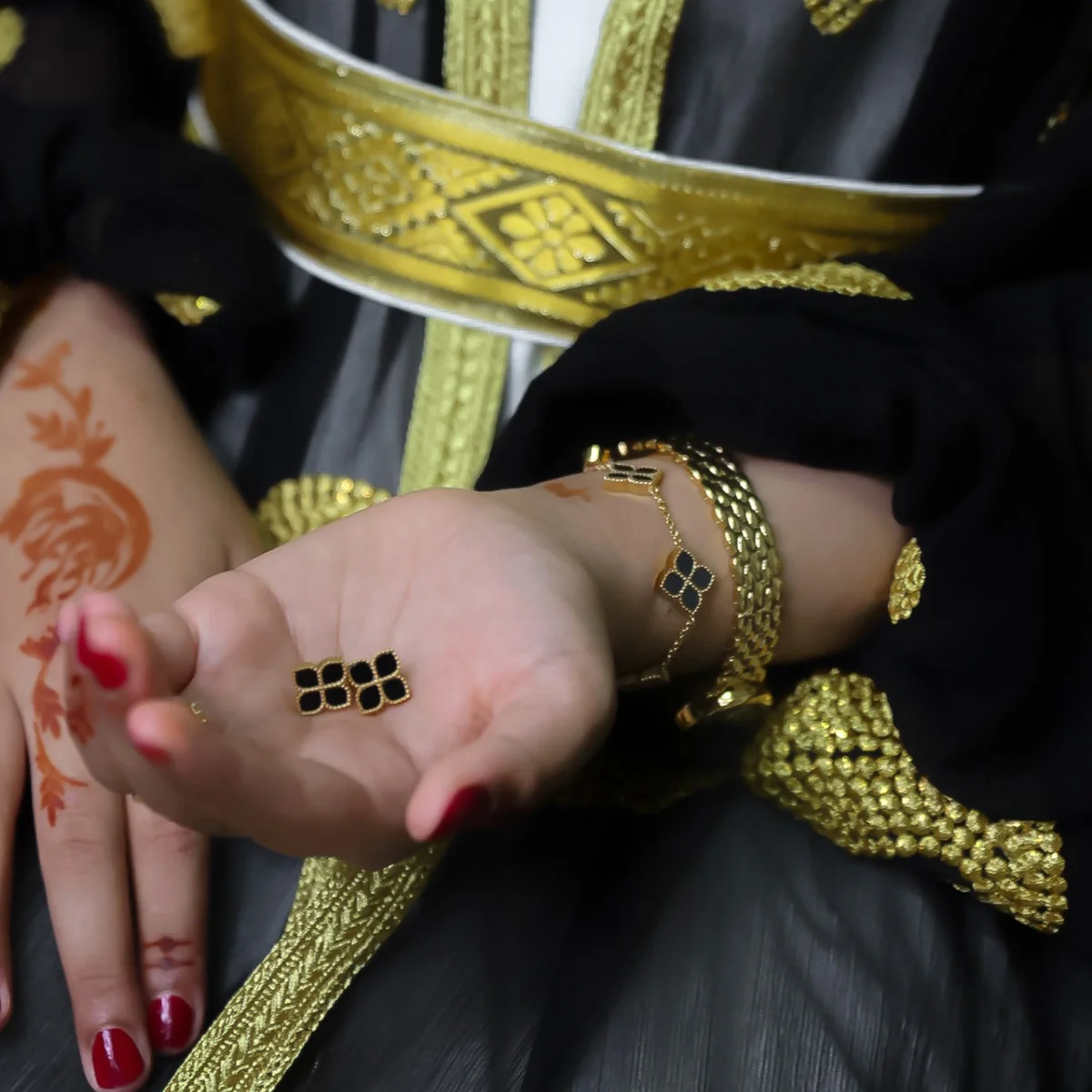 Joory / Earrings Black Gold - Image 7