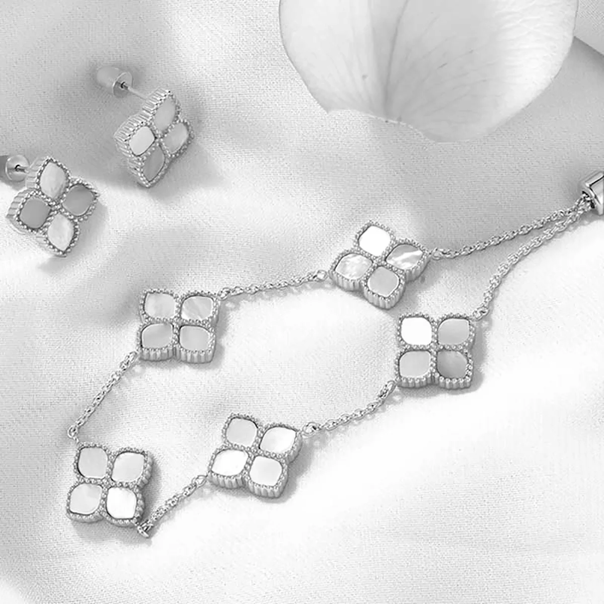 Joory / Earrings Pearl Silver - Image 3